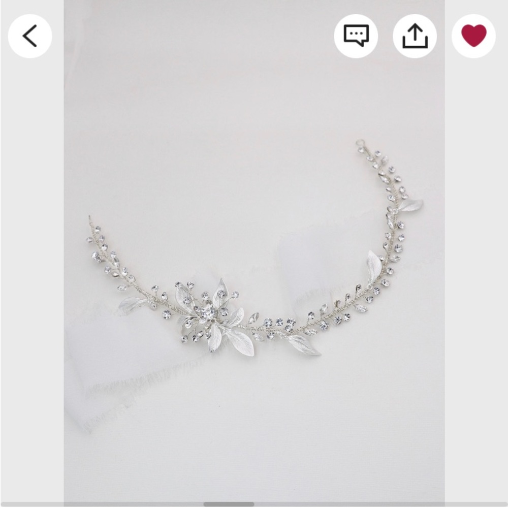 Selling wedding hair piece. Used once only, in great condition